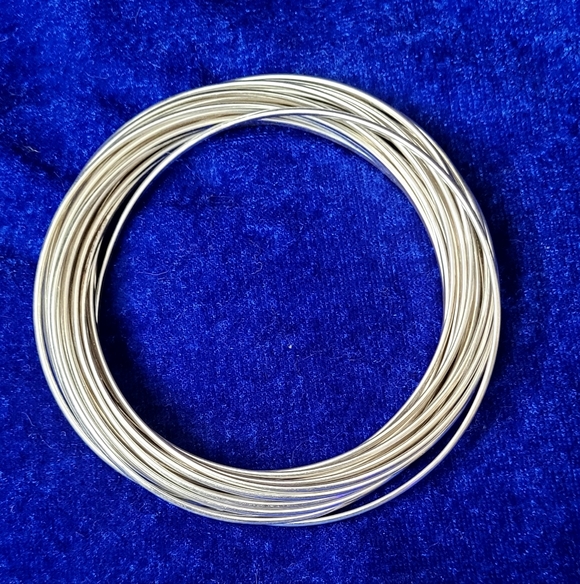 Silpada 21 Ring Bangle Salute Interlocking Rings 925, 98.grams - Picture 7 of 11